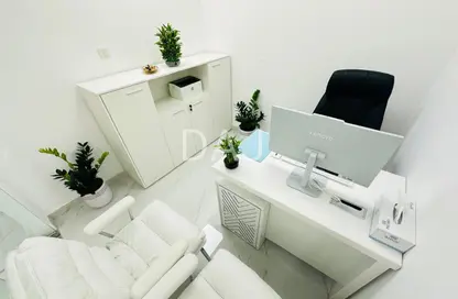 Office Space - Studio - 1 Bathroom for rent in Reem Residency - Al Karama - Dubai