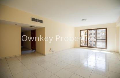 Apartment - 1 - 2 for rent in Golden Sands 2 - Al Mankhool - Bur Dubai - Dubai