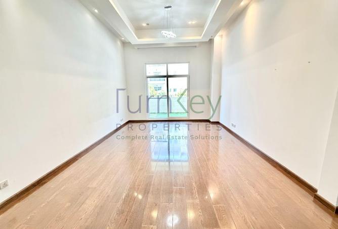 107750206 - Property Image 2