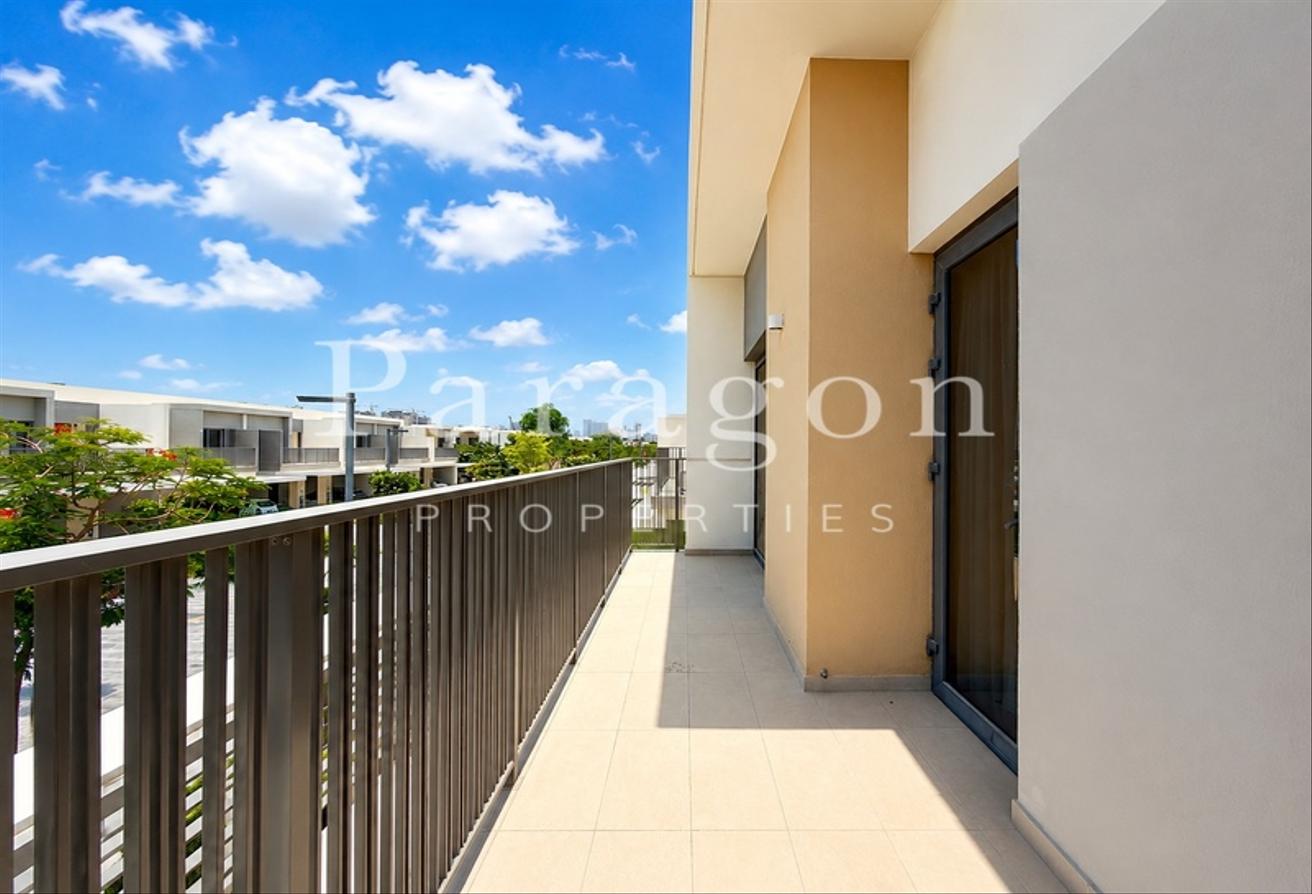 Modern Single Row | 4 Bedrooms + Maid | Vacant photo 20