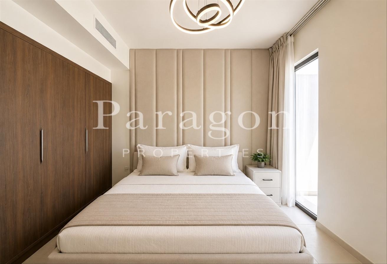 Modern Single Row | 4 Bedrooms + Maid | Vacant photo 8