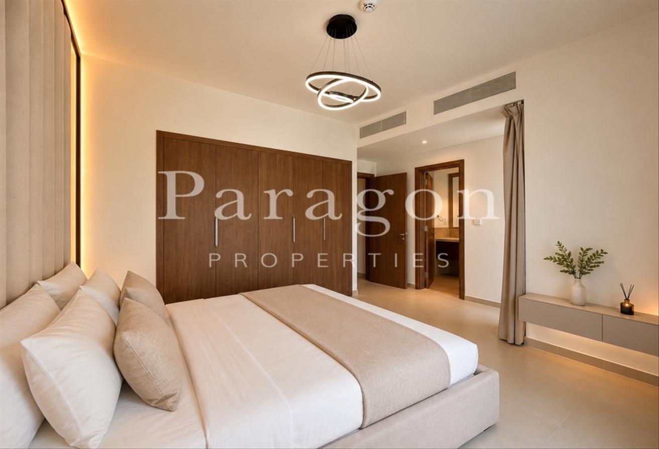 Modern Single Row | 4 Bedrooms + Maid | Vacant photo 13