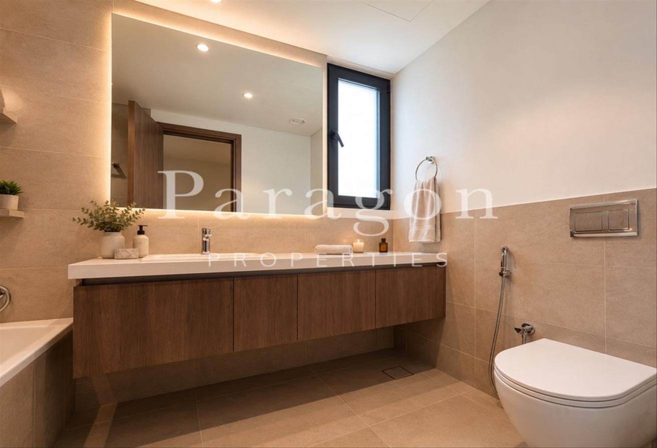 Modern Single Row | 4 Bedrooms + Maid | Vacant photo 10