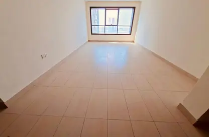 شقة - غرفة نوم - 2 حمامات للبيع في القصباء - الشارقة