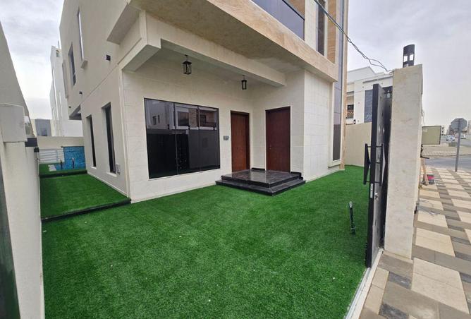 74232683 - Property Image 3