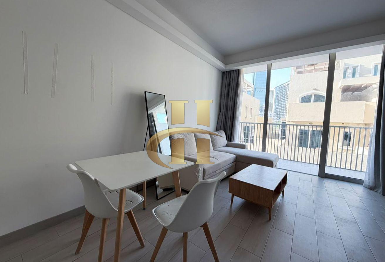 MODERN DESIGN | FULLY FURNISHED photo 2