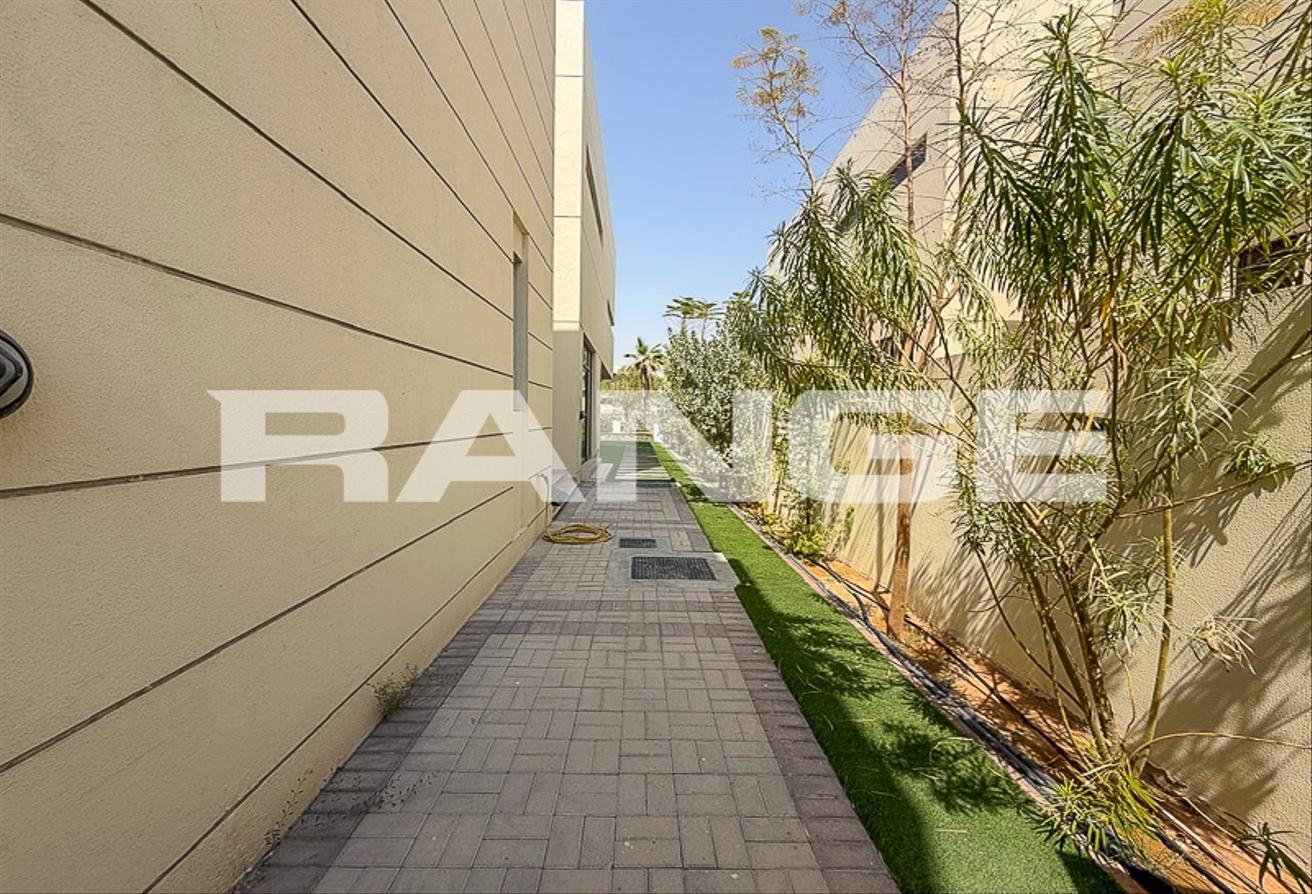 Ready to Move in| Luxious Living | Furnished photo 27
