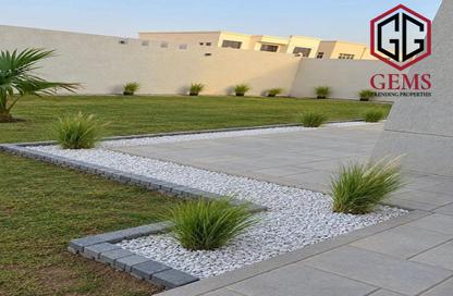 Villa - 5 - 6 for rent in Al Aweer 1 - Al Aweer - Dubai Villa - 5 - 6 for rent in Al Aweer 1 - Al Aweer - Dubai