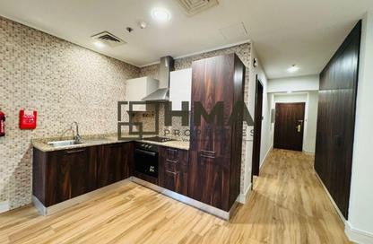 Apartment - Studio - 1 Bathroom for rent in Al Garhoud - Dubai