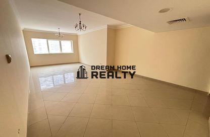 Apartment - 3 Bedrooms - 3 Bathrooms for rent in Al Taawun - Sharjah