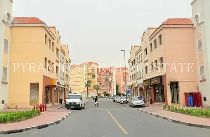 عمارة بالكامل - 2 غرف نوم - 2 حمامات للايجار في طراز إنجليزي - المدينة العالمية - دبي عمارة بالكامل - 2 غرف نوم - 2 حمامات للايجار في طراز إنجليزي - المدينة العالمية - دبي