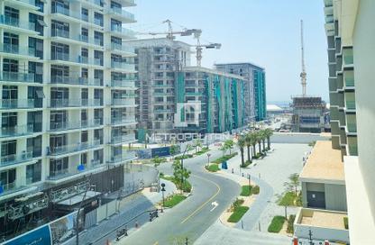 Apartment - 2 Bedrooms - 2 Bathrooms for sale in Seagate Building 1 - Seagate - Mina Rashid - Dubai