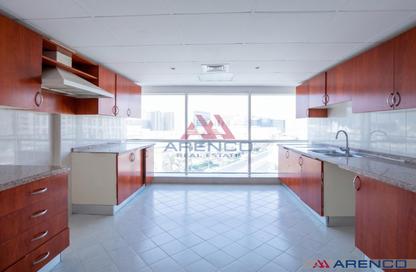 Apartment - 3 - 4 for rent in Zeenah Building - Port Saeed - Deira - Dubai