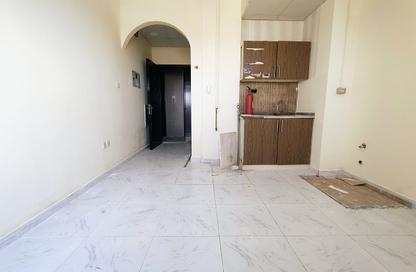 Apartment - Studio - 1 for rent in Fire Station Road - Muwaileh - Sharjah