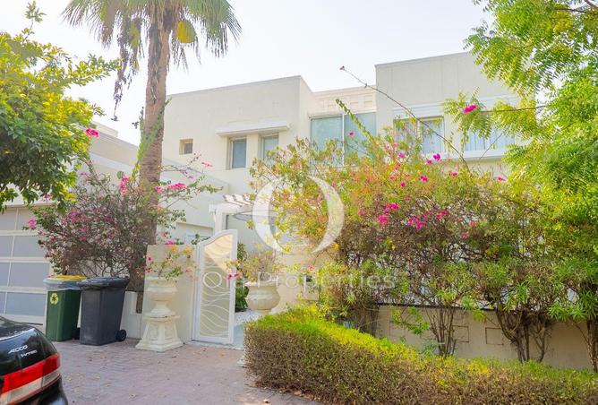 Luxury Villa | Spacious Layout | Large Plot |