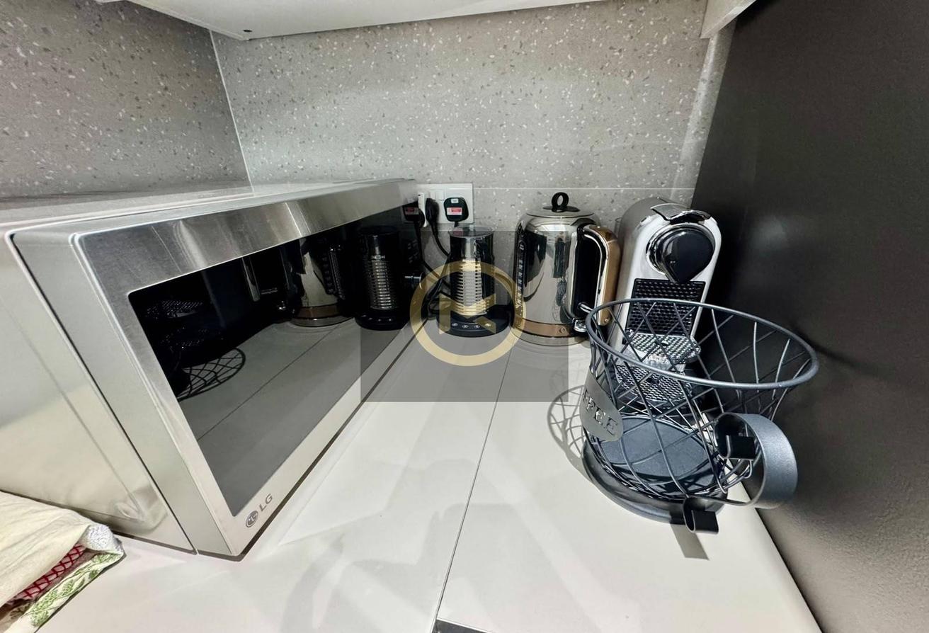 Fully Furnished 1BR | Marina View Tower photo 8