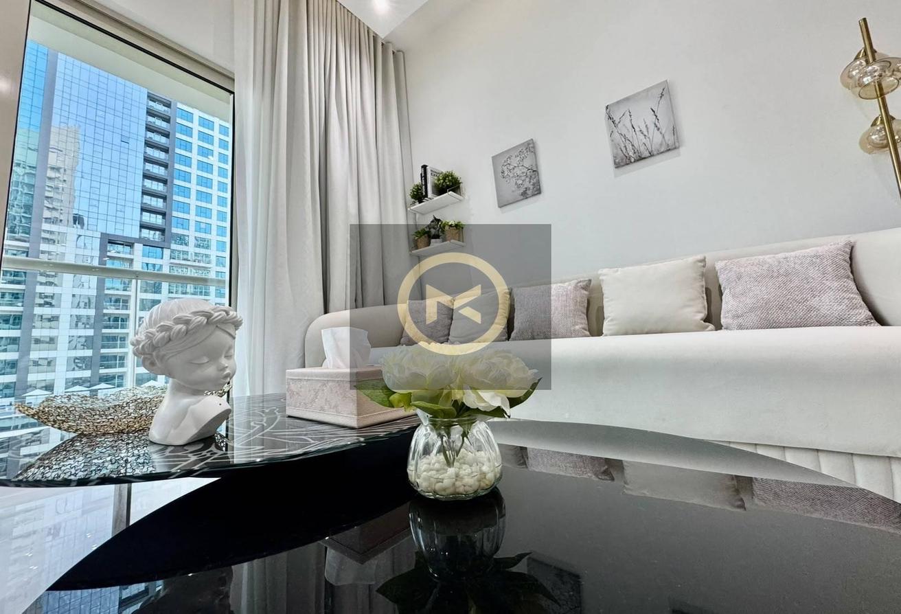 Fully Furnished 1BR | Marina View Tower photo 5