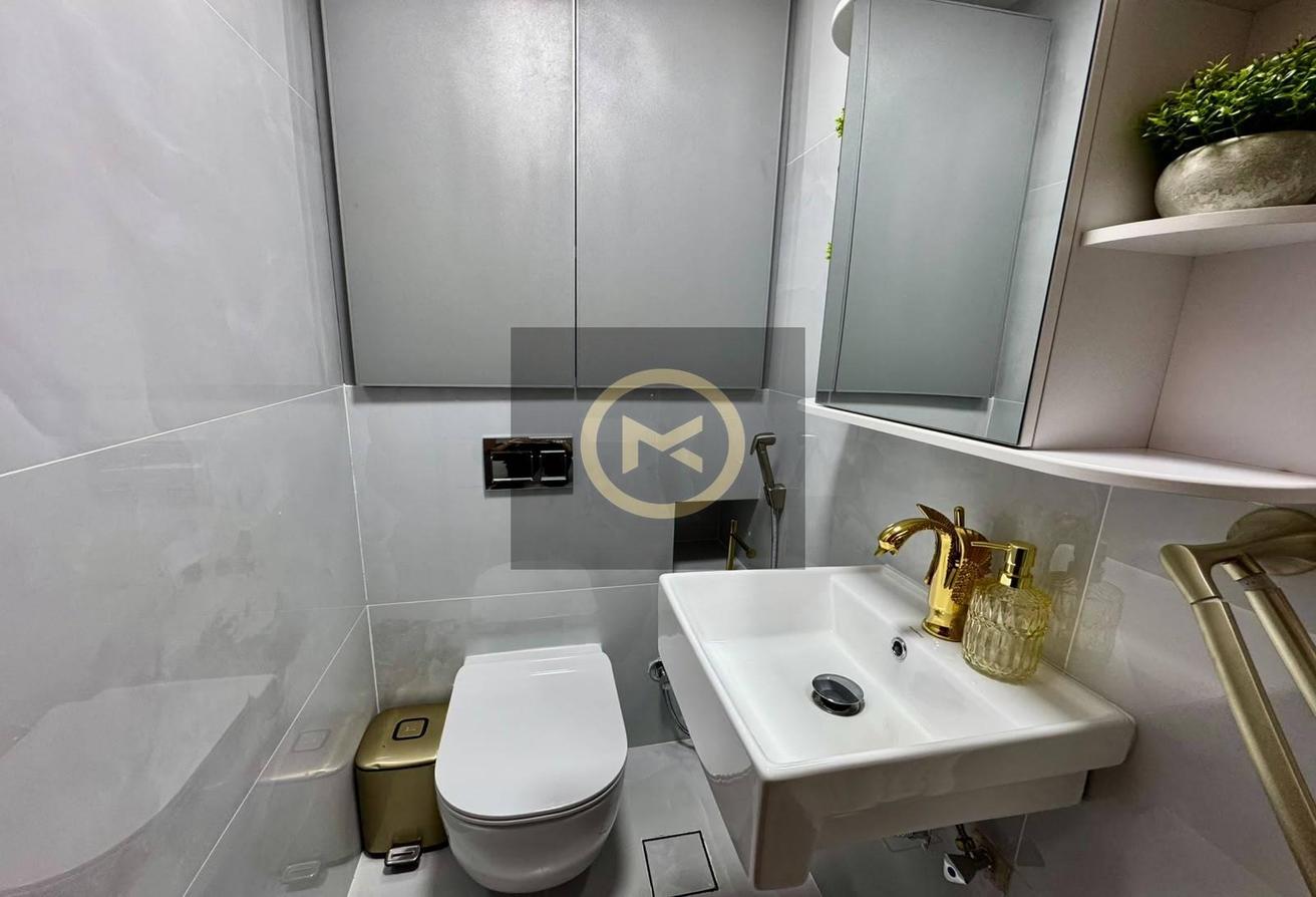 Fully Furnished 1BR | Marina View Tower photo 11