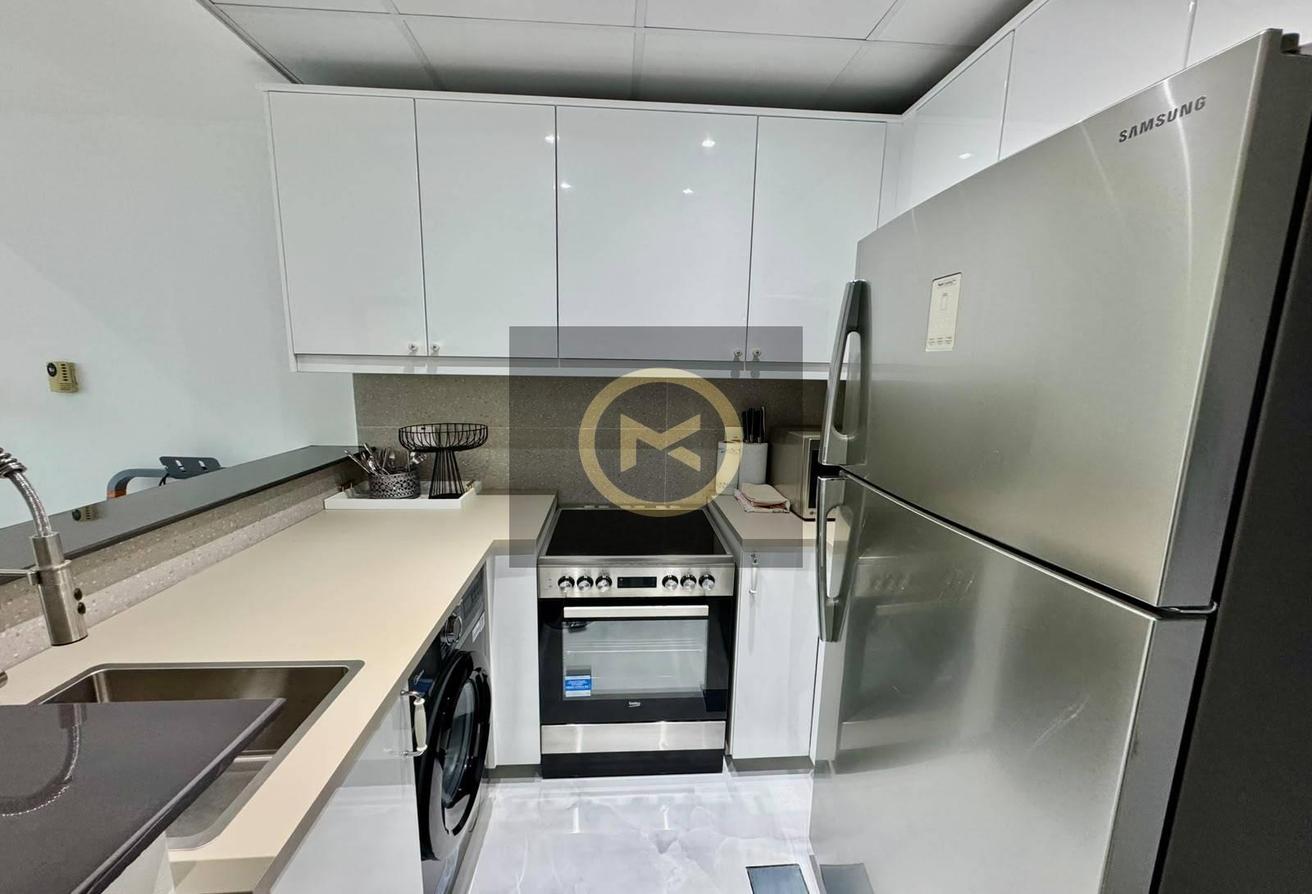 Fully Furnished 1BR | Marina View Tower photo 6