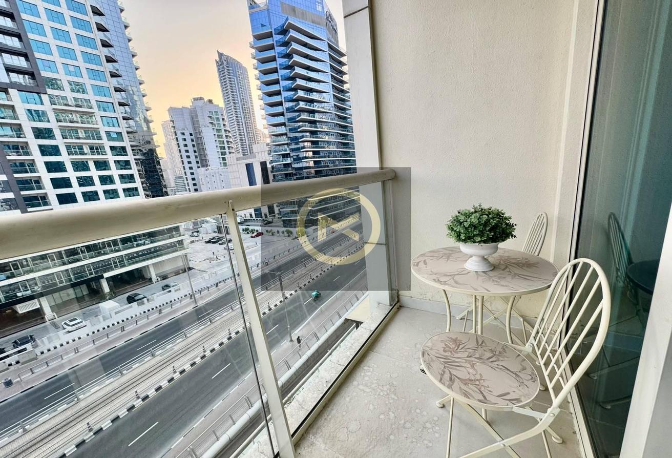 Fully Furnished 1BR | Marina View Tower photo 12