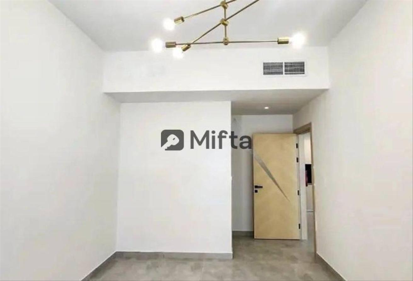 Hot Deal | Spacious 1 Bedroom | Balcony photo 8