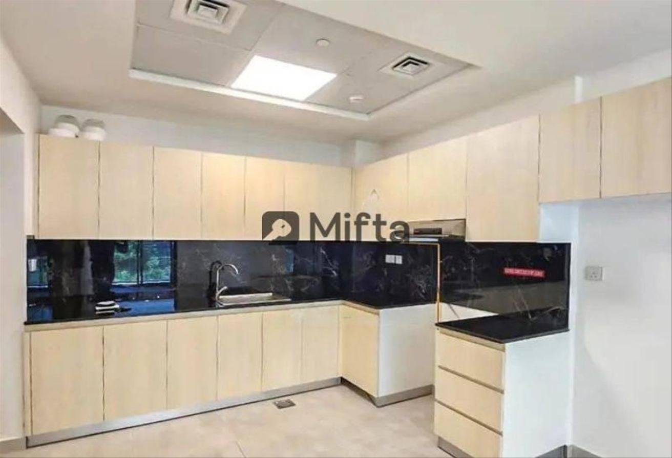 Hot Deal | Spacious 1 Bedroom | Balcony photo 6