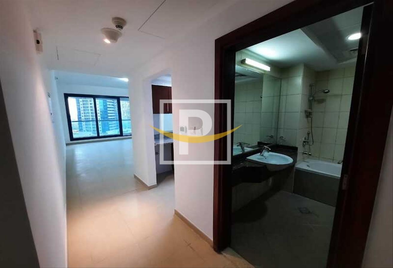 Marina View |Well Maintained Unit|Prime Location photo 8