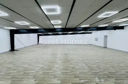 Warehouse - Studio - 3 Bathrooms for rent in Al Quoz - Dubai