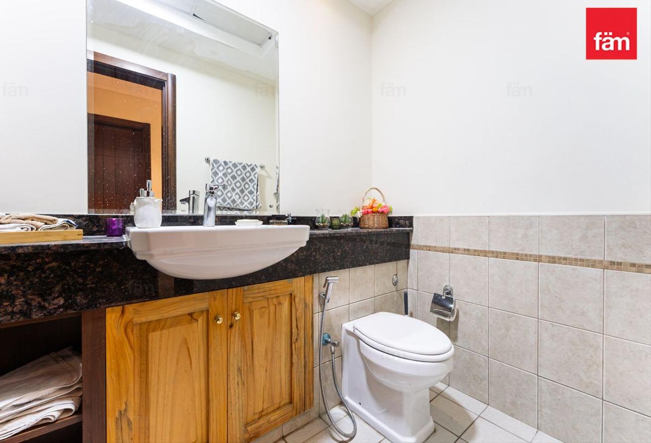 4 Beds Single Row Upgraded Extended Living Area photo 15