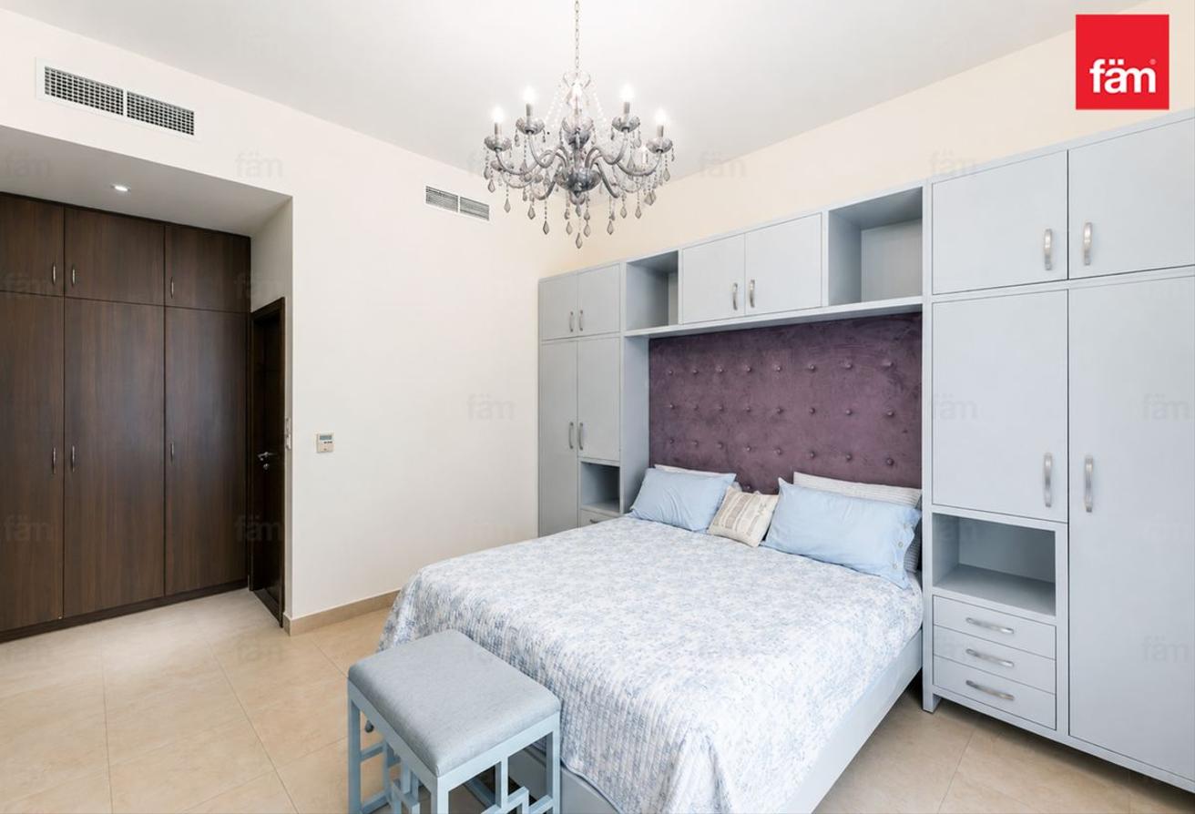 4 Beds Single Row Upgraded Extended Living Area photo 16