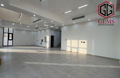 Villa - 5 - 6 for rent in Al Aweer 1 - Al Aweer - Dubai
