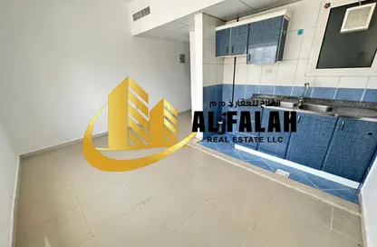 شقة - 1 حمام للايجار في شارع التعاون الجديد - التعاون - الشارقة