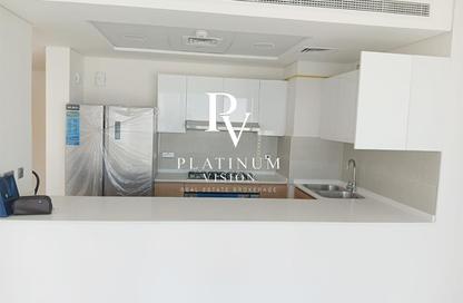 Apartment - 3 Bedrooms - 4 Bathrooms for rent in Radiant Viewz Towers - City Of Lights - Al Reem Island - Abu Dhabi Apartment - 3 Bedrooms - 4 Bathrooms for rent in Radiant Viewz Towers - City Of Lights - Al Reem Island - Abu Dhabi