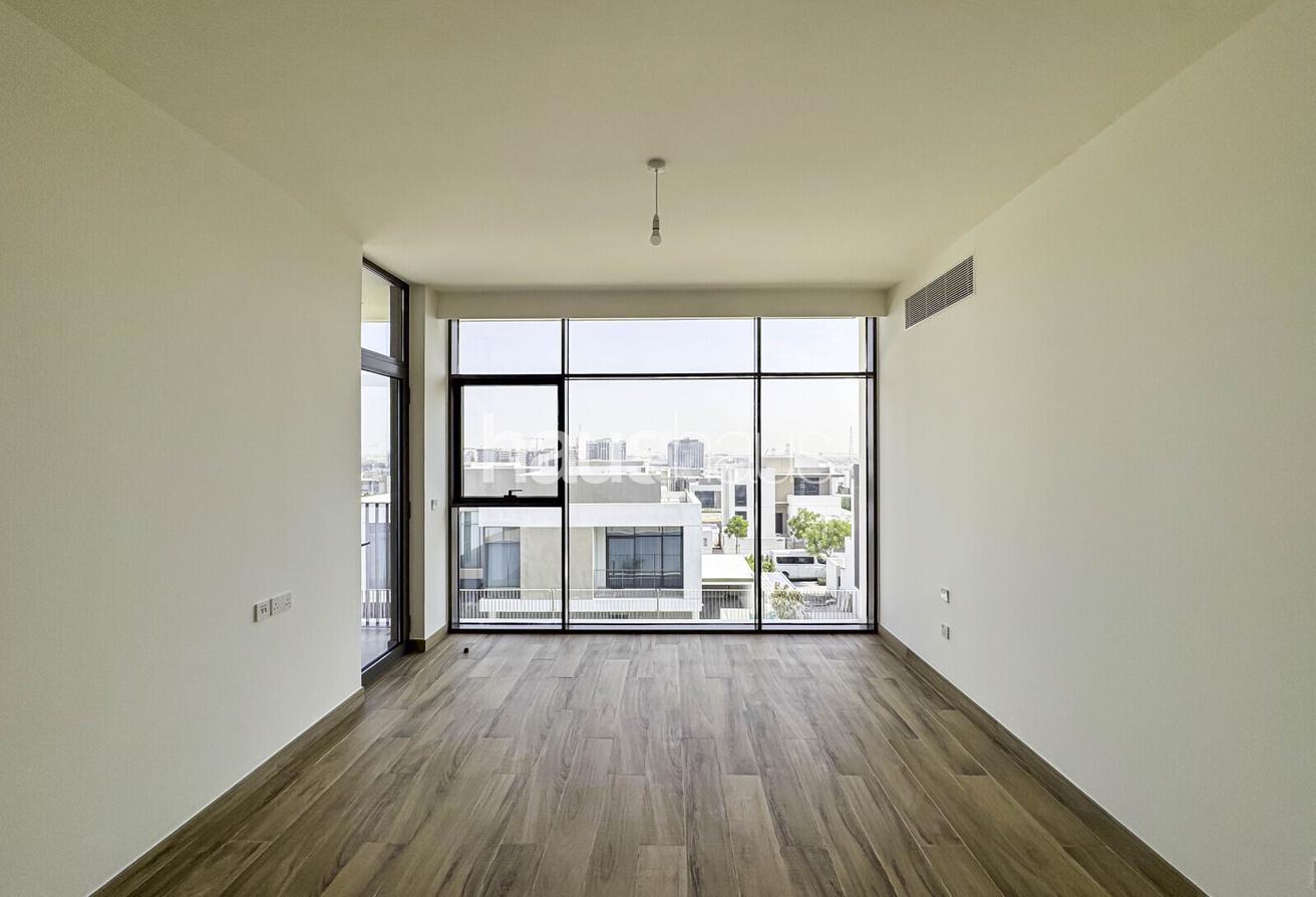 Open Plan | Unfurnished | Close to Amenities photo 13