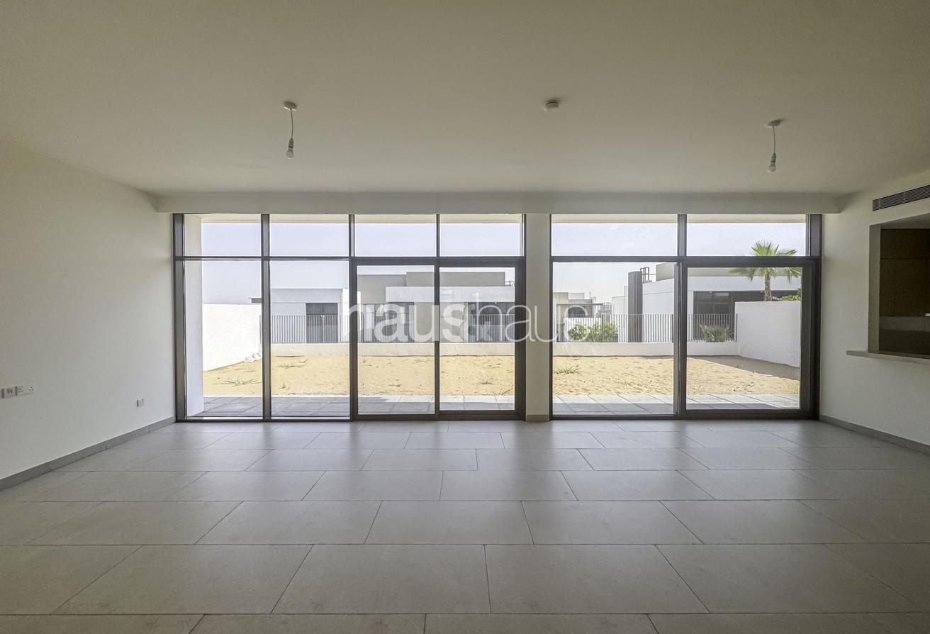 Open Plan | Unfurnished | Close to Amenities photo 15
