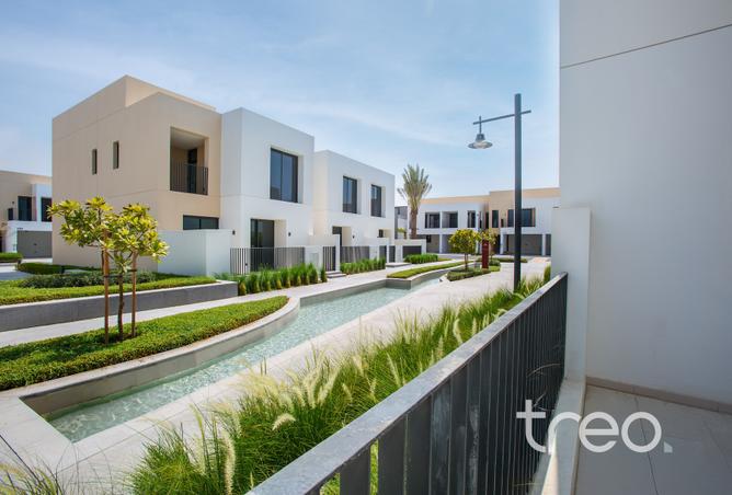 3-bed townhouse · Vacant · Maid's room