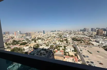 شقة - 2 غرف نوم - 3 حمامات للايجار في مساكن كورنيش عجمان - طريق كورنيش عجمان - عجمان