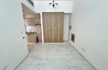 Apartment - Studio - 1 for rent in Muweileh Community - Muwaileh Commercial - Sharjah
