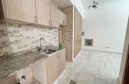 Apartment - Studio - 1 for rent in Muweileh Community - Muwaileh Commercial - Sharjah