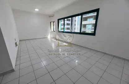 Apartment - 3 Bedrooms - 3 Bathrooms for rent in Al Majaz 3 - Al Majaz - Sharjah