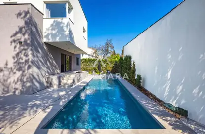 Villa - 5 Bedrooms - 5 Bathrooms for rent in Umm Suqeim 2 Villas - Umm Suqeim 2 - Umm Suqeim - Dubai