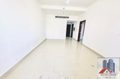 شقة - غرفة نوم - 2 حمامات للايجار في مبنى آمنة - المدينة العالمية المرحلة 2 - 4 الورسان - الورسان - دبي