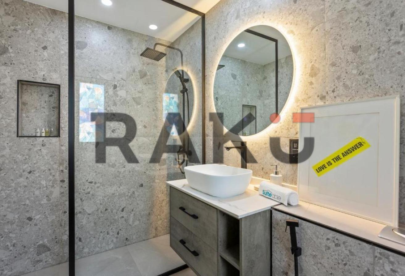 Boutique Mid-rise living with Burj Khalifa Views photo 15