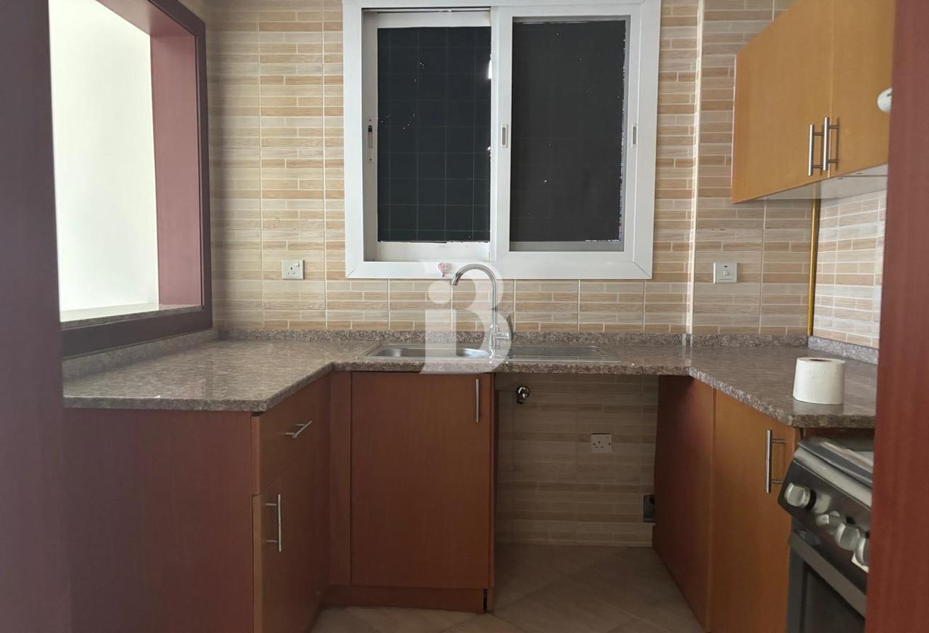 Spacious and Beautiful Studio | Mid Floor | Vacant photo 5