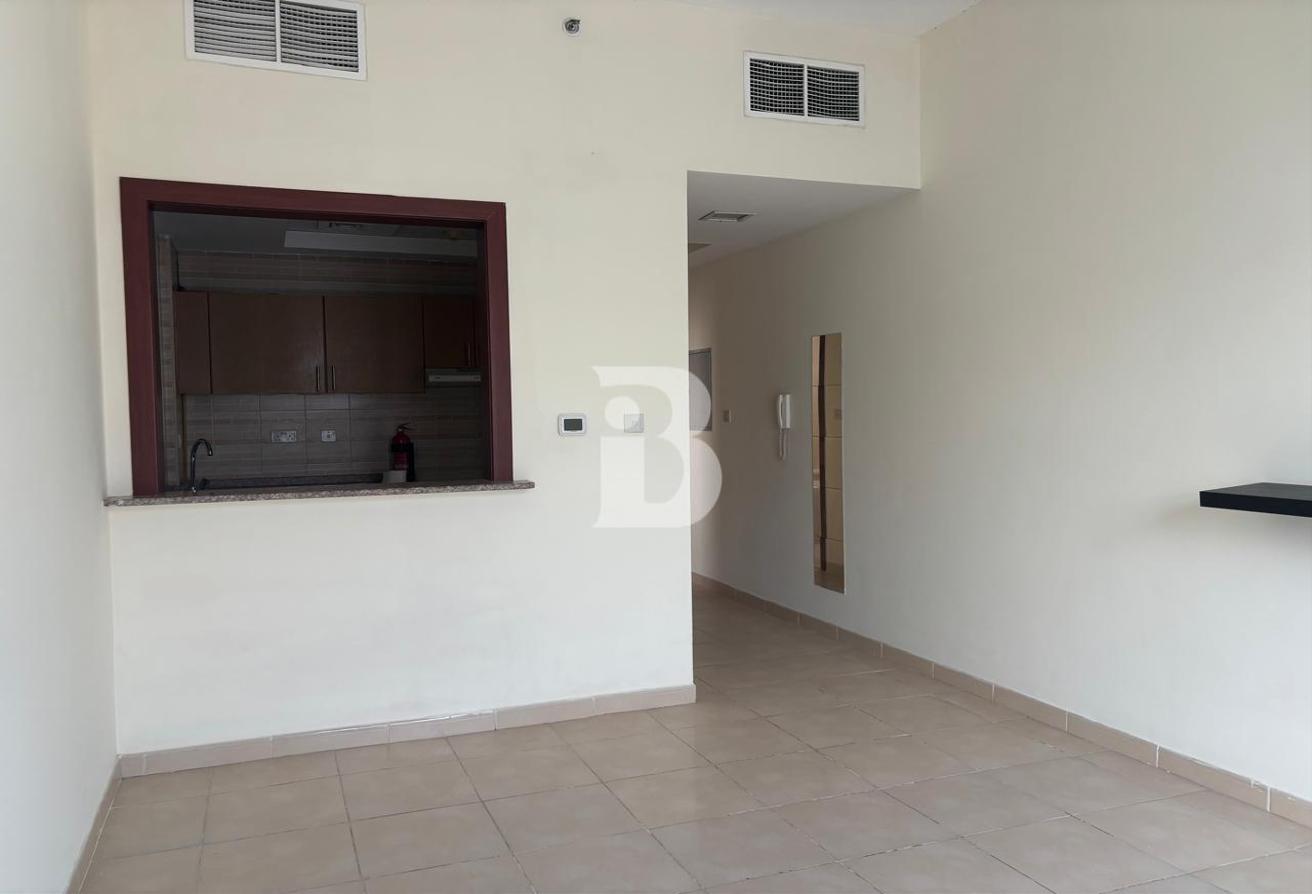 Spacious and Beautiful Studio | Mid Floor | Vacant photo 2