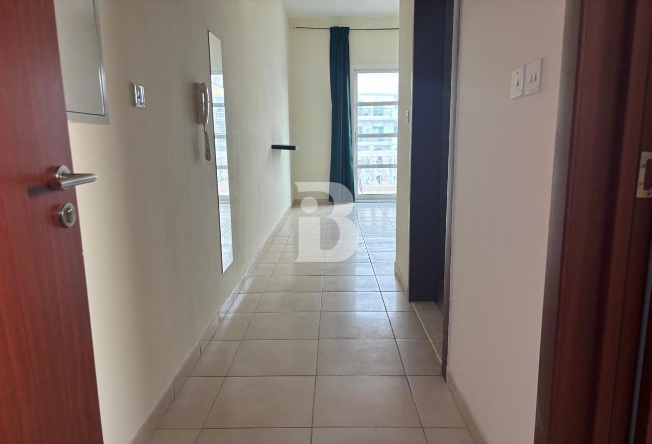 Spacious and Beautiful Studio | Mid Floor | Vacant photo 4