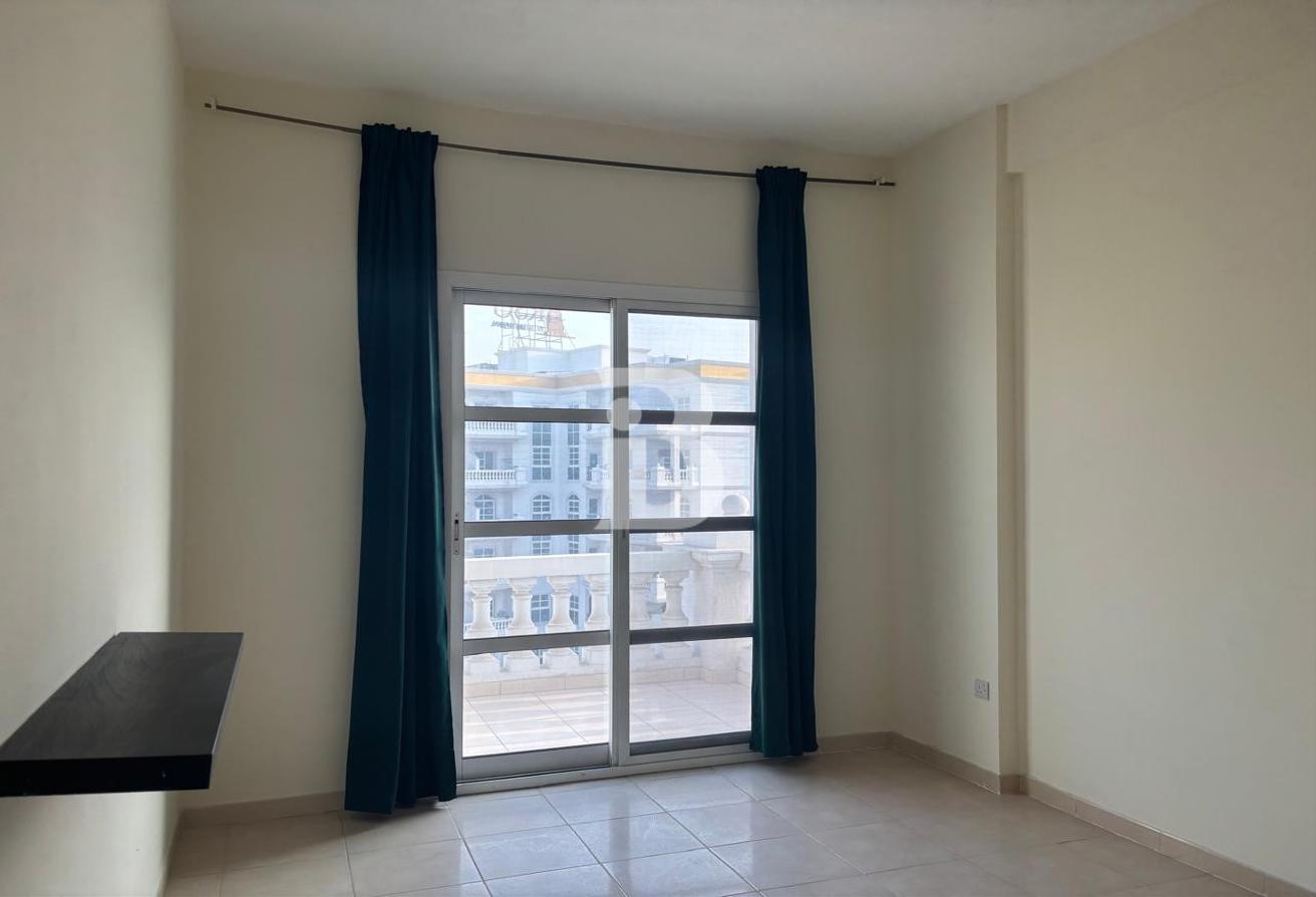 Spacious and Beautiful Studio | Mid Floor | Vacant photo 10