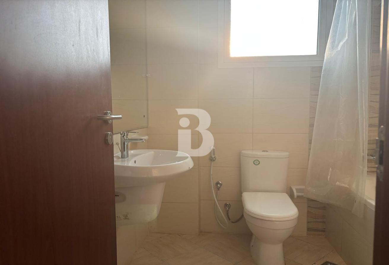 Spacious and Beautiful Studio | Mid Floor | Vacant photo 12