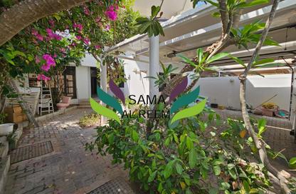 Villa - 4 - 4 for rent in Jumeirah 1 Villas - Jumeirah 1 - Jumeirah - Dubai