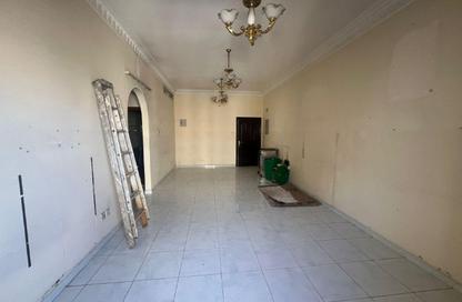 Apartment - 2 Bedrooms - 2 Bathrooms for rent in Qasimia 10 building - Al Mahatta - Al Qasimia - Sharjah